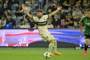 和博格巴法甲会合？队报：里尔想将吉鲁带回法甲，年薪300万欧元