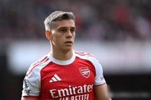 替补边锋成香饽饽,2200万报价引争议,阿尔特塔面临两难抉择 替补边锋成香饽饽,2200万报价引争议,阿尔特塔面临两难抉择