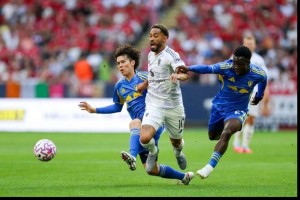 足球天才拒接所有豪门电话!阿莫林手握曼联未来核心,这次赌对了吗? 足球天才拒接所有豪门电话!阿莫林手握曼联未来核心,这次赌对了吗?