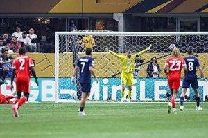 巴黎圣日耳曼大胜拜仁，迈向四冠王，金球奖在望