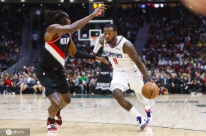 沃尔:有的球员喝一夜酒 第二天照样能拿40分 沃尔:有的球员喝一夜酒 第二天照样能拿40分