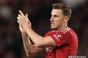 34岁锋霸依旧神勇!梅开二度迎来开门红,成为两支英超球队射手王 34岁锋霸依旧神勇!梅开二度迎来开门红,成为两支英超球队射手王