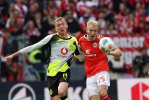 (体育)足球——德甲:多特蒙德胜美因茨 (体育)足球——德甲:多特蒙德胜美因茨