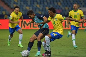 多特蒙德攻击势头强劲,沃尔夫斯堡防线或成隐患? 多特蒙德攻击势头强劲,沃尔夫斯堡防线或成隐患?