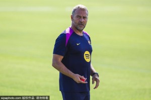 守门员传奇再现：Joan Garcia巴塞罗那首秀完美表现