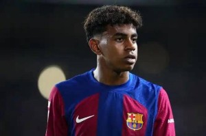 在与顶尖球员的对比中，亚马尔的西甲冠军数量已成功追平C罗