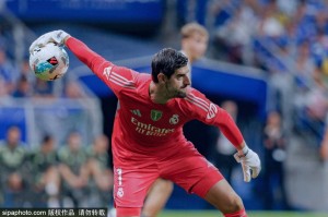 卢宁伤情更新:背部不适返回皇马基地,西甲对皇家社会不受影响 卢宁伤情更新:背部不适返回皇马基地,西甲对皇家社会不受影响