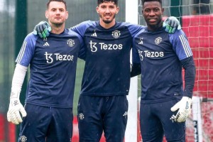 实力出色霸气十足!曼联新门将发挥出色,社媒账号粉丝暴涨400% 实力出色霸气十足!曼联新门将发挥出色,社媒账号粉丝暴涨400%