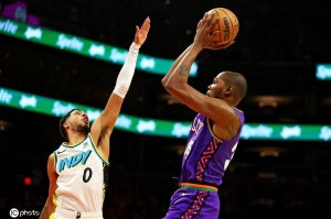 哈里伯顿:受伤后我曾致电KD 他说他不后悔带伤作战 哈里伯顿:受伤后我曾致电KD 他说他不后悔带伤作战