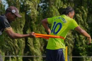 法甲天才前锋穿曼联球衣踢球,标价5000万!红魔或免费签英超空霸 法甲天才前锋穿曼联球衣踢球,标价5000万!红魔或免费签英超空霸