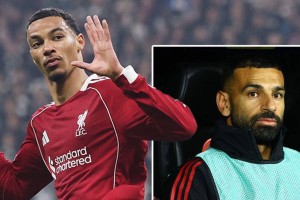 雨果·埃基蒂克坦率利物浦锋线问题:与伊萨克合作尚需提升! 雨果·埃基蒂克坦率利物浦锋线问题:与伊萨克合作尚需提升!