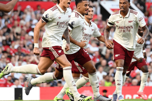 红魔门将送礼,枪手铁卫一剑封喉!阿森纳1-0曼联,拒绝百场失利 红魔门将送礼,枪手铁卫一剑封喉!阿森纳1-0曼联,拒绝百场失利