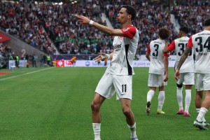 纽卡拒11亿英镑报价，利物浦继续寻找前锋解决方案