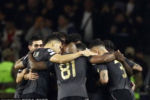 托辛·阿达拉比奥尤：切尔西的无声铁卫，欧冠对决巴萨的关键先生