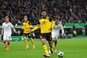 奥格斯堡 VS 多特蒙德：德甲比赛前瞻