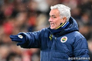 62岁穆帅现身巨龙球场,眼含热泪一直挥手,球迷:派头还是那么足 62岁穆帅现身巨龙球场,眼含热泪一直挥手,球迷:派头还是那么足