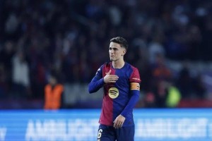 巴萨板凳球员是真菜，逼得主力不得不上场...