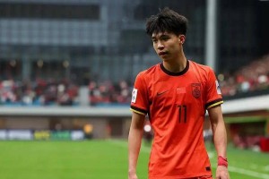 18岁少年王钰栋引领国足生死战