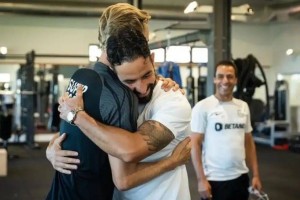 阿莫林8000万爱将明夏必转会,曼联或考虑引进!中场引援目标不只巴莱巴 阿莫林8000万爱将明夏必转会,曼联或考虑引进!中场引援目标不只巴莱巴