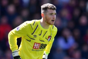 官宣!埃弗顿签下25岁爱尔兰门将,效力伯恩茅斯长达9年 官宣!埃弗顿签下25岁爱尔兰门将,效力伯恩茅斯长达9年