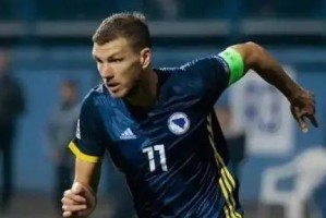 意甲转会大戏：39岁哲科成香饽饽，佛罗伦萨要截胡与博洛尼亚！