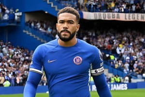 倒车请注意！切尔西三代边卫的带刀疯魔美学，进球比前锋还疯