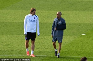 登贝莱伤缺一个半月:巴黎圣日耳曼的隐忧与巴萨的复仇机会 登贝莱伤缺一个半月:巴黎圣日耳曼的隐忧与巴萨的复仇机会