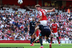 高清：哲凯赖什处子球萨卡传射 阿森纳3-0夺酋长杯</title>
        
    <title>高清：哲凯赖什处子球萨卡传射 阿森纳3-0夺酋长杯