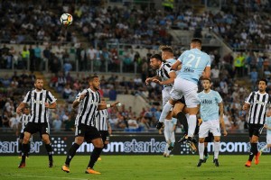 拉齐奥迎战尤文图斯：争夺欧冠席位的关键之战