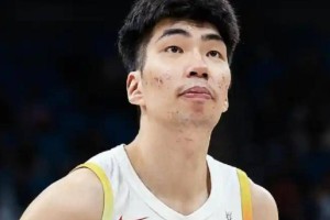 余嘉豪完成西乙联赛首秀赛后与前队友谈西乙和西甲的差距&月薪