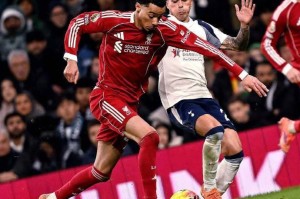 利物浦险胜热刺仍有问题，单场两张红牌被质疑，魔鬼赛程仍有冷