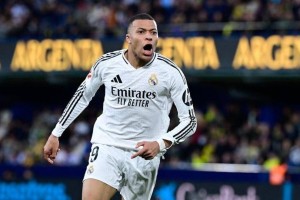 法甲巅峰对决！姆巴佩双响，巴萨防线土崩瓦解