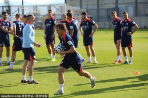 震撼!魔笛莫德里奇告别皇马加盟AC米兰:40岁传奇开启意甲新征程 震撼!魔笛莫德里奇告别皇马加盟AC米兰:40岁传奇开启意甲新征程