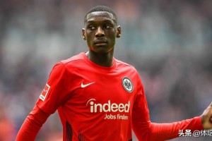 引援眼光毒辣！又一位身价破亿前锋，这家德甲豪强成为“新黑店”