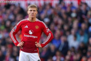 孔蒂给阿莫林带来“解药”？曼联9号卖出有解，接替卢卡库靠他