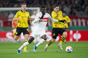 德甲:斯图加特 VS 门兴格拉德巴赫,新赛季首轮的激烈碰撞 德甲:斯图加特 VS 门兴格拉德巴赫,新赛季首轮的激烈碰撞