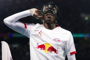 曼联冬窗两潜在引援位置确定！一人标价1亿，阿莫林恐只有最已阵