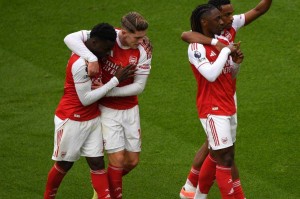 埃泽弑杀旧主，阿森纳1-0水晶宫豪取7连胜，曼城翻车塔帅笑纳大礼