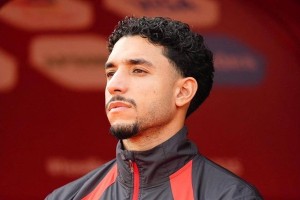 在伊蒂哈德迷失！曼城7500万边锋难觅机会，塞梅尼奥到来加剧问题