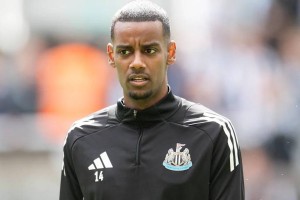 伊萨克遭纽卡斯尔集体孤立,利物浦求购风波持续发酵 伊萨克遭纽卡斯尔集体孤立,利物浦求购风波持续发酵