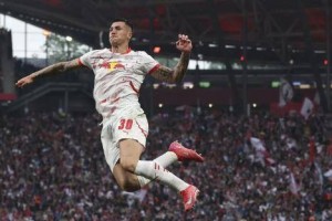 22岁德甲妖锋横空出世看不上沙特土豪转会费1亿欧两大豪门疯抢