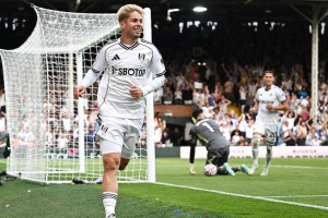 阿莫林死守三中卫害惨曼联！史密斯罗“德甲LOGO”绝平，枪手旧将梦回北伦敦