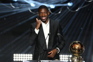 创造历史!邦马蒂女足金球三连冠,登贝莱携PSG三冠王荣膺男子金球 创造历史!邦马蒂女足金球三连冠,登贝莱携PSG三冠王荣膺男子金球