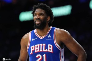 美记:恩比德在休赛期大幅减重 为新赛季做好准备 美记:恩比德在休赛期大幅减重 为新赛季做好准备