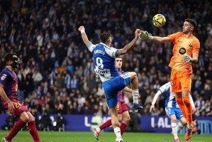 西甲争四全乱套了，随着巴萨2-0稳住榜首，西甲最新积分榜出炉，黄潜客场逆转升第三