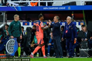 巴萨与皇家社会巅峰对决!谁能掌控西甲格局? 巴萨与皇家社会巅峰对决!谁能掌控西甲格局?