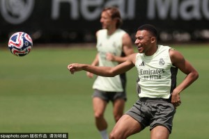 西甲球队皇家马德里训练备战世俱杯</title>
        
    <title>西甲球队皇家马德里训练备战世俱杯 西甲球队皇家马德里训练备战世俱杯</title>
        
    <title>西甲球队皇家马德里训练备战世俱杯