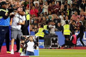 邮报:西汉姆球迷惨败切尔西时冲场宣泄不满,许多球迷提前离场 邮报:西汉姆球迷惨败切尔西时冲场宣泄不满,许多球迷提前离场