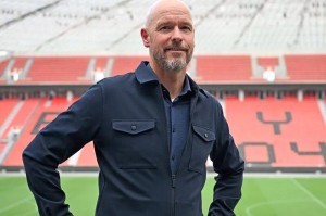 改变！霍伊伦夺冠暗讽曼联，滕哈格下课后，勒沃库森冲进前三