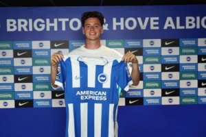 官方：布莱顿签下24岁布鲁日左后卫德屈佩，转会费据悉2000万欧